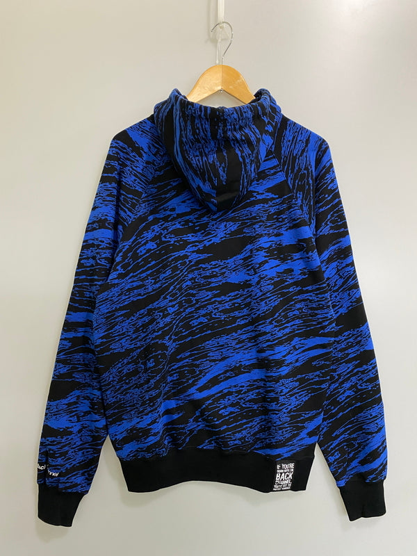 【中古品】【メンズ】 BACKCHANNEL バックチャンネル GHOSTLION CAMO FULL ZIP PARKA ゴーストライオン カモ フルジップ パーカー メンズ トップス 142-260630-hu-15-min サイズ：L カラー：ブルー/ブラック 万代Net店