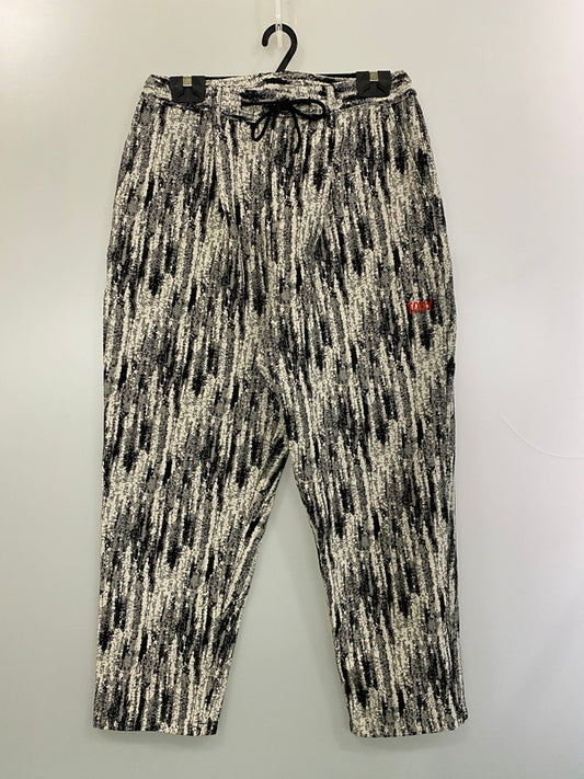 【中古品】【メンズ】 TONY TAIZSUN トニータイズサン TONY GOBELLNE FLEA PANTS 25FW-009 トニー ゴブランフレアパンツ メンズ ボトムス カスリ風 テーパード 151-260227-em-32-min サイズ：XL カラー：ブラック/ホワイト（総柄） 万代Net店