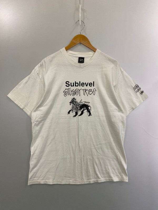 【中古品】【メンズ】 STUSSY ステューシー SUBLEVEL PRINT TEE 半袖Tシャツ ショートスリーブ 142-260305-AS-13-min サイズ：L カラー：ホワイト 万代Net店