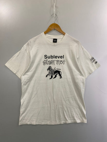 【中古品】【メンズ】 STUSSY ステューシー SUBLEVEL PRINT TEE 半袖Tシャツ ショートスリーブ 142-260305-AS-13-min サイズ：L カラー：ホワイト 万代Net店