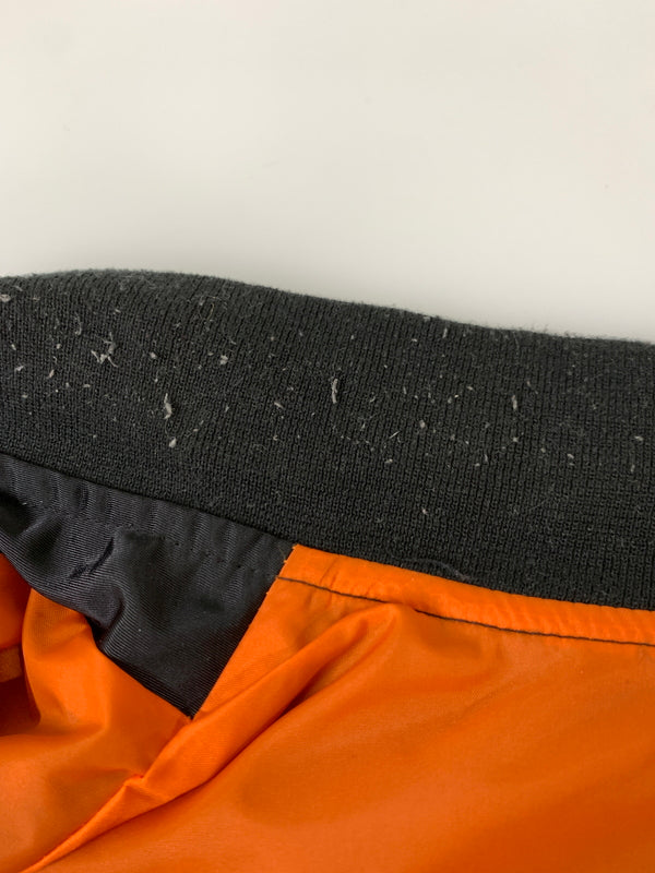 【中古品】【メンズ】 JORDAN BRAND ジョーダン ブランド M J BRK CLGTE VRSTY JKT ジャケット スタジアムジャンパー スタジャン 上着 アウター 148-260812-hu-22-min サイズ：XL カラー：ブラック/オレンジ 万代Net店