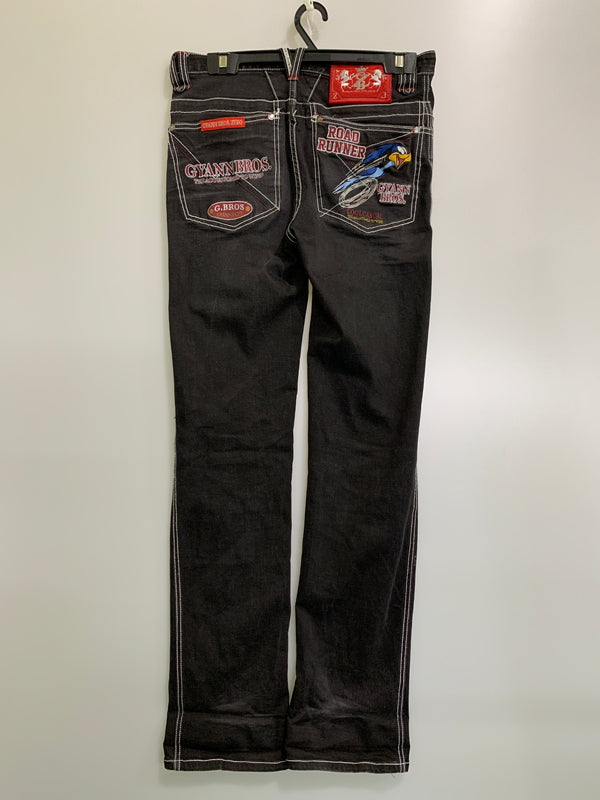 【中古品】【メンズ】 GYANN BROS.ZERO ROAD RUNNER ギャンブローズゼロ ロードランナー コラボ 刺繍 デニムパンツ メンズ ボトムス 156-260704-hu-11-min サイズ：85 カラー：ブラック 万代Net店
