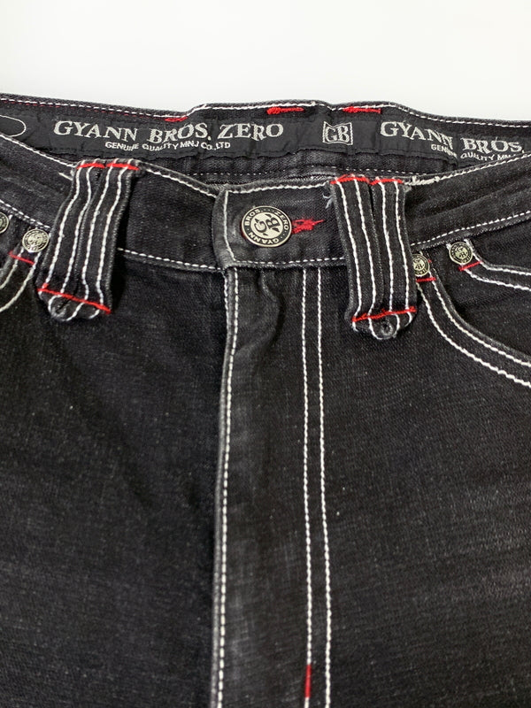 【中古品】【メンズ】 GYANN BROS.ZERO ROAD RUNNER ギャンブローズゼロ ロードランナー コラボ 刺繍 デニムパンツ メンズ ボトムス 156-260704-hu-11-min サイズ：85 カラー：ブラック 万代Net店