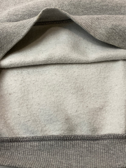 【中古品】【メンズ】 GILDAN ギルダン HERSHEY'S L/S SWEAT SHIRT ロングスリーブ スウェットシャツ トレーナー トップス 146-260715-yn-07-min サイズ：S カラー：グレー 万代Net店