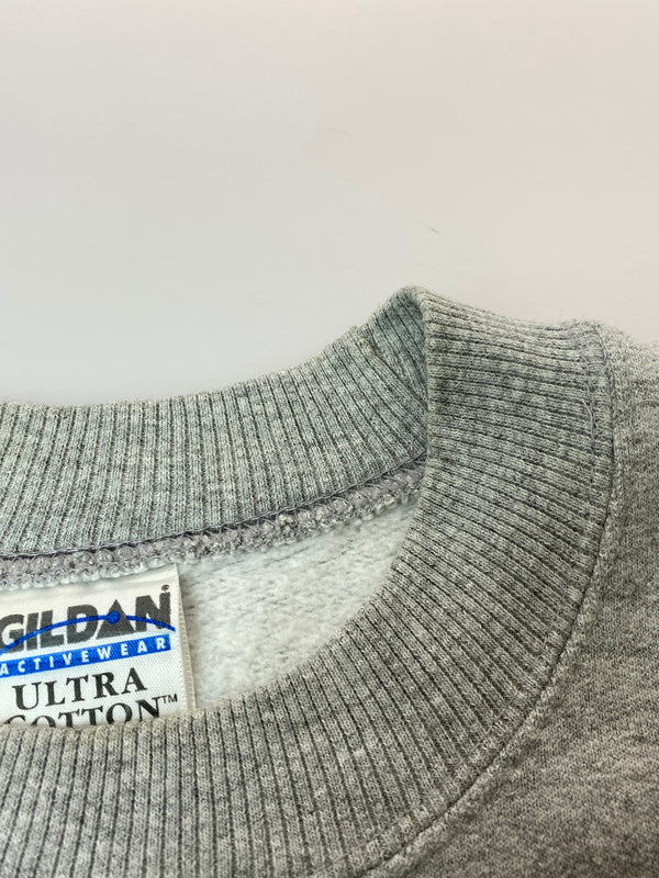 【中古品】【メンズ】 GILDAN ギルダン HERSHEY'S L/S SWEAT SHIRT ロングスリーブ スウェットシャツ トレーナー トップス 146-260715-yn-07-min サイズ：S カラー：グレー 万代Net店