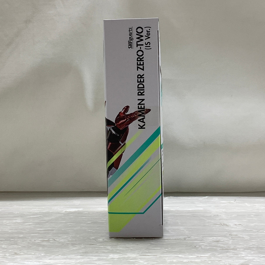 【中古品】 S.H.F 仮面ライダーゼロツー (イズver.) フィギュアーツ バンダイナムコ 魂ウェブ商店 セロワン フィギュア 042-260924-em-08-min 万代Net店