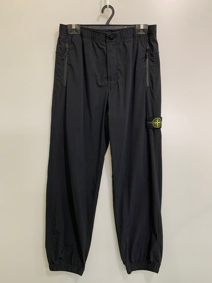 【中古品】【メンズ】 STONE ISLAND ストーンアイランド L1S153100048S0375 PATCH DETAIL TRACK PANTS パッチディテール トラックパンツ メンズ ボトムス 152-260407-KS-03-min サイズ：W32 カラー：ブラック 万代Net店