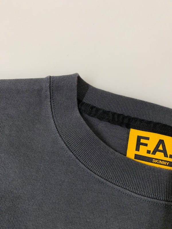 【中古品】【メンズ】 FAT エフエーティー F32420-CT12-AB AUTHENTIC L S TEE 長袖Tシャツ ロングスリーブ 142-260416-AS-6-min サイズ：SKINNY カラー：ダークグレー 万代Net店
