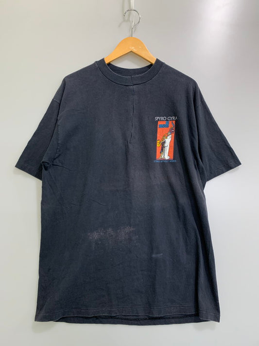 【現状渡し品】【メンズ】 HANES SPYRO GYRA TOUR TEE ヘインズタグ 半袖Tシャツ ショートスリーブ 146-260416-AS-2-min サイズ：XL カラー：ブラック 万代Net店
