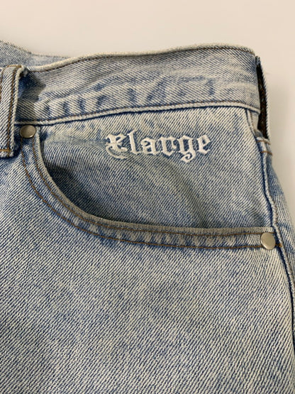 【中古品】【メンズ】 XLARGE エクストララージ 101253031015 OLD ENGLISH DENIM PANTS デニムパンツ ボトムス 153-260416-AS-19-min サイズ：36 カラー：ライトインディゴ 万代Net店
