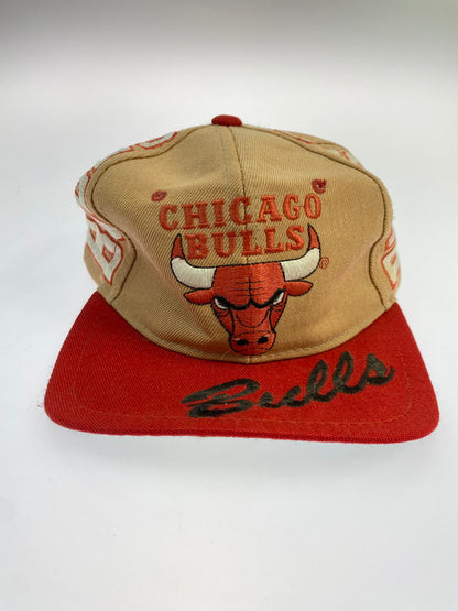 【中古品】【メンズ】 USED 90S CHICAGO BULLS MULTI COLOR SNAPBACK CAP キャップ 帽子 185-260415-AS-45-min カラー：ベージュ/レッド 万代Net店