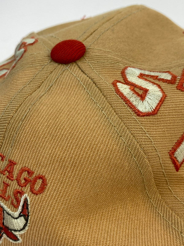 【中古品】【メンズ】 USED 90S CHICAGO BULLS MULTI COLOR SNAPBACK CAP キャップ 帽子 185-260415-AS-45-min カラー：ベージュ/レッド 万代Net店
