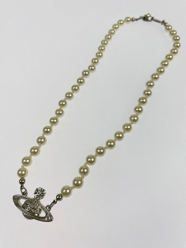 【中古品】【レディース】 Vivienne Westwood ヴィヴィアンウエストウッド 12-05-999105-51 PEARL BAS RELIEF CHOKER ネックレス アクセサリー 192-260415-AS-47-min カラー：オフホワイト/シルバー 万代Net店