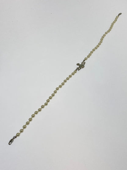 【中古品】【レディース】 Vivienne Westwood ヴィヴィアンウエストウッド 12-05-999105-51 PEARL BAS RELIEF CHOKER ネックレス アクセサリー 192-260415-AS-47-min カラー：オフホワイト/シルバー 万代Net店