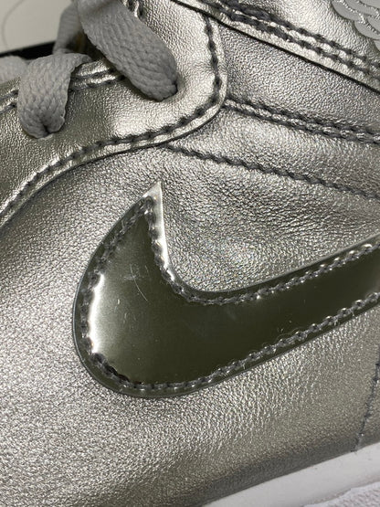 【中古美品】【メンズ】 NIKE ナイキ AIR JORDAN 1 HIGH GOLF GIFT GIVING FD6815-001 エアジョーダン1 ハイ ゴルフ ギフト ギヴィング 靴 シューズ スニーカー 160-260414-KS-18-min サイズ：27cm US9 カラー：シルバー 万代Net店