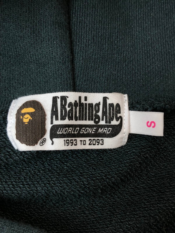 【中古品】【レディース】 A BATHING APE アベイシングエイプ CRYSTAL STONE BAPE CROPPED PULLOVER HOODIE クリスタルストーン ベイプ クロップド プルオーバーフーディー パーカー トップス 170-260417-yn-04-min サイズ：S カラー：ダークグレー 万代Net店