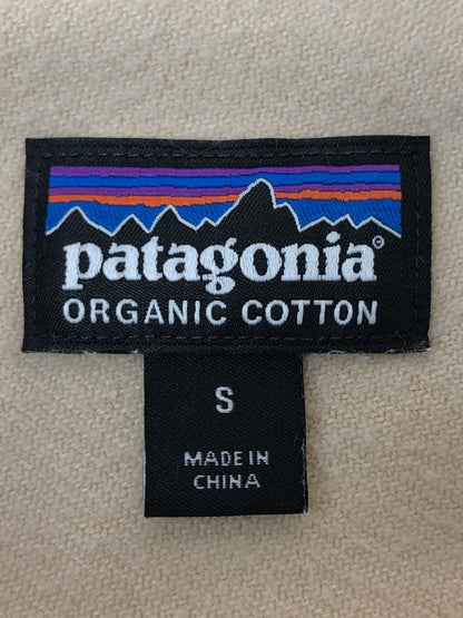 【中古品】【メンズ】 patagonia パタゴニア 19年製 LONG-SLEEVED NATURAL DYE FJORD FL 53510 2019年 パタゴニア メンズ ロングスリーブ ナチュラル ダイ フィヨルド 144-260416-KS-33-min サイズ：S カラー：ベージュ 万代Net店