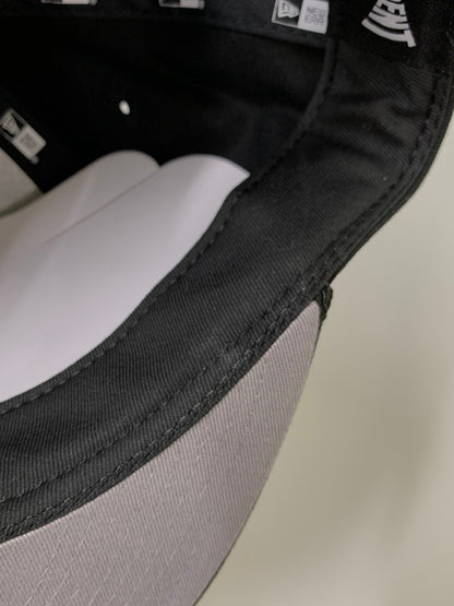 【中古品】【メンズ/レディース】 NEW ERA ニューエラ × INDEPENDENT インディペンデント SNAPBACK CAP スナップバック キャップ 帽子 185-260424-em-16-min カラー：ブラック 万代Net店