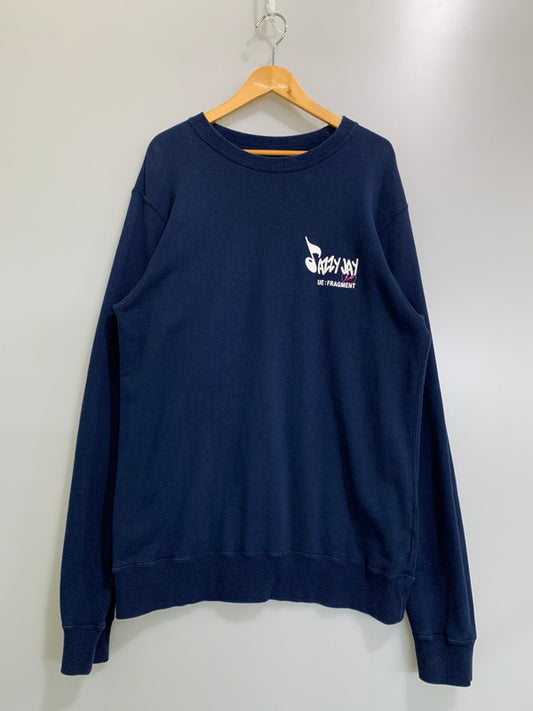 【中古品】【メンズ】 UNIFORM EXPERIMENT ユニフォームエクスペリメント FRAGMENT DESIGN SWEAT SHIRT UE-230002 23SS フラグメントデザイン スウェットシャツ 長袖 トレーナー メンズ トップス 142-260424-em-25-min カラー：ネイビー 万代Net店
