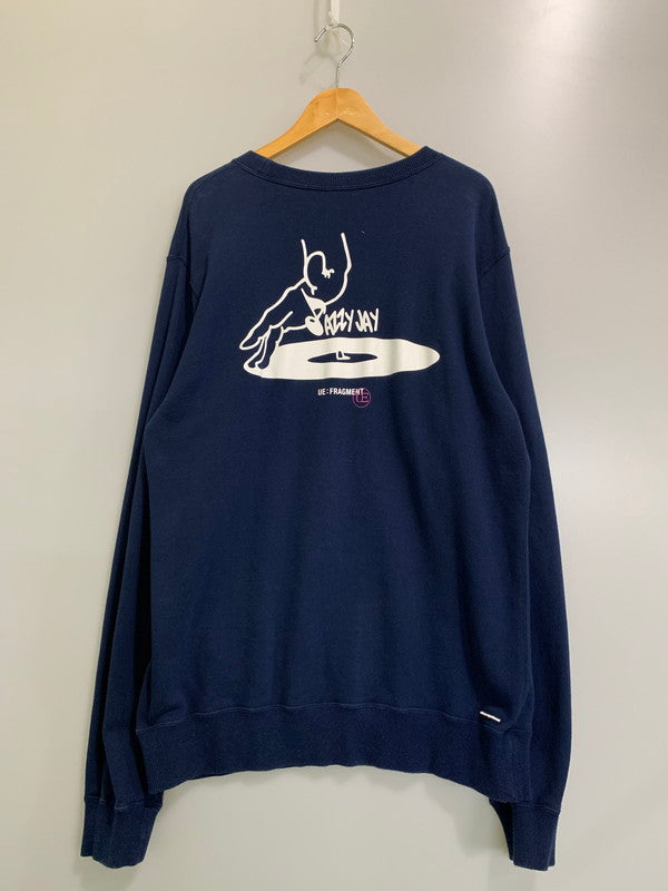 【中古品】【メンズ】 UNIFORM EXPERIMENT ユニフォームエクスペリメント FRAGMENT DESIGN SWEAT SHIRT UE-230002 23SS フラグメントデザイン スウェットシャツ 長袖 トレーナー メンズ トップス 142-260424-em-25-min カラー：ネイビー 万代Net店