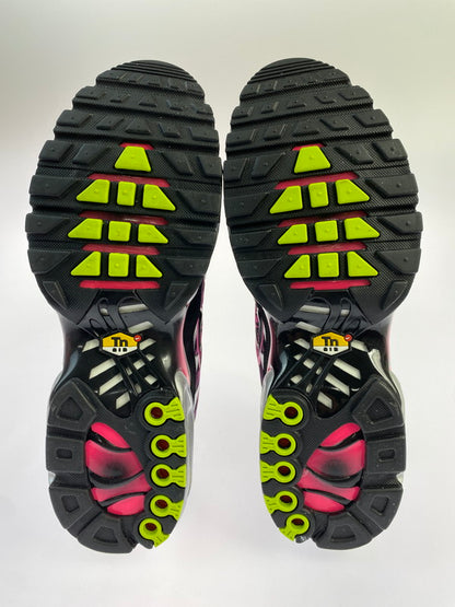 【中古美品】【メンズ】 NIKE ナイキ AIR MAX PLUS MERCURIAL XXV FJ4883-001 エアマックス プラス マーキュリアル 25 靴 シューズ スニーカー SNEAKER 160-260422-KS-05-min サイズ：28.5cm US10.5 カラー：ブラック/ピンク 万代Net店