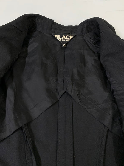 【中古品】【レディース】 BLACK COMME DES GARCONS ブラック コム デ ギャルソン 燕尾 TAILORED JACKET 1C-J006 えんび テーラード ジャケット レディース フォーマル 169-260424-em-21-min サイズ：S カラー：ブラック 万代Net店