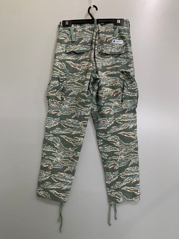 【中古品】【メンズ】 UNDEFEATED アンディフィーテッド CARGO PANTS カーゴパンツ メンズ ボトムス 153-260424-em-31-min サイズ：W30 カラー：グリーン系 万代Net店