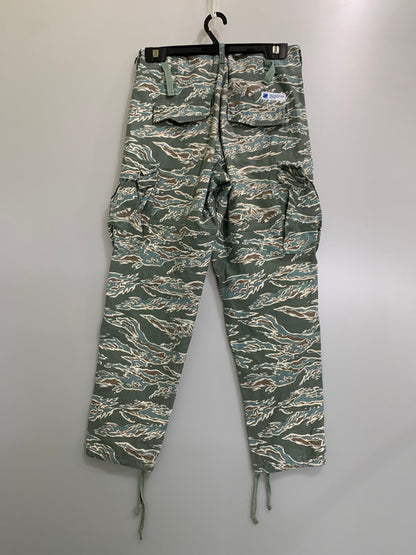 【中古品】【メンズ】 UNDEFEATED アンディフィーテッド CARGO PANTS カーゴパンツ メンズ ボトムス 153-260424-em-31-min サイズ：W30 カラー：グリーン系 万代Net店