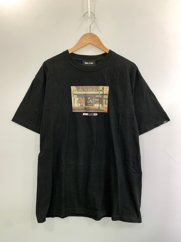 【中古品】【メンズ】 WIND AND SEA ウィンダンシー PRINT S S TEE WDS-CS-356 プリント 半袖Tシャツ メンズ トップス ショートスリーブ 142-260518-em-14-min サイズ：L カラー：ブラック 万代Net店