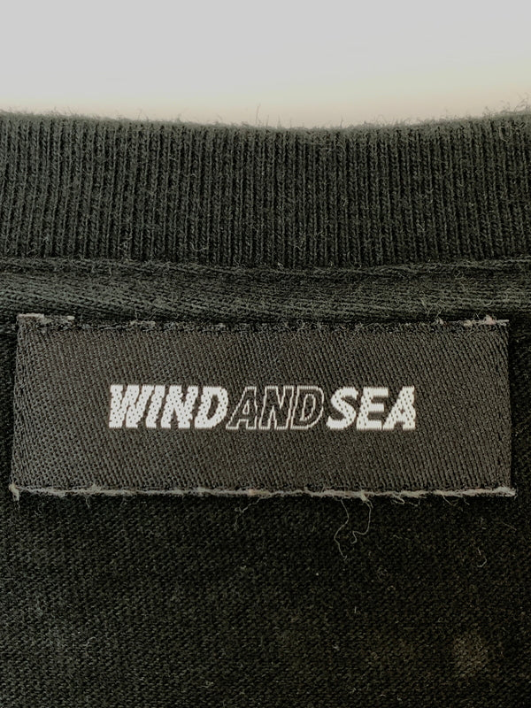 【中古品】【メンズ】 WIND AND SEA ウィンダンシー PRINT S S TEE WDS-CS-356 プリント 半袖Tシャツ メンズ トップス ショートスリーブ 142-260518-em-14-min サイズ：L カラー：ブラック 万代Net店