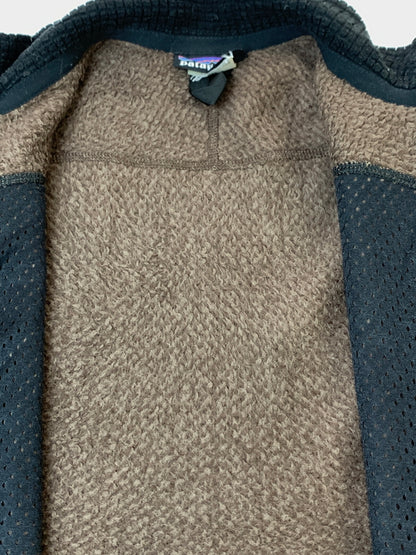 【中古品】【メンズ】 PATAGONIA パタゴニア R2 FLEECE JACKET 25145 アールツー フリース ジャケット メンズ アウター アウトドア 144-260518-em-13-min カラー：ブラウン 万代Net店