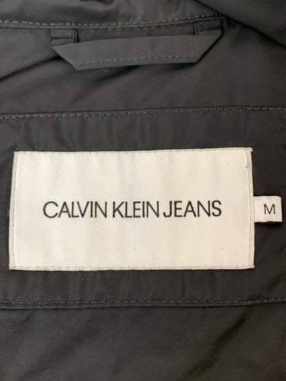 【中古品】【メンズ】 CALVIN KLEIN JEANS カルバンクライン ジーンズ ANORAK PARKA アノラック パーカー メンズ アウター 141-260518-em-10-min サイズ：M カラー：ブラック/ホワイト 万代Net店