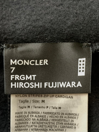 【中古品】【メンズ】 MONCLER モンクレール × FRAGMENT DESIGN フラグメントデザイン 別注 コラボ 22AW NYLON STRIPES ZIP UP H209U8G00003 ナイロン ストライプス ジップアップ パーカー トップス 141-260429-kk-20-min サイズ：M カラー：ブラック 万代Net店