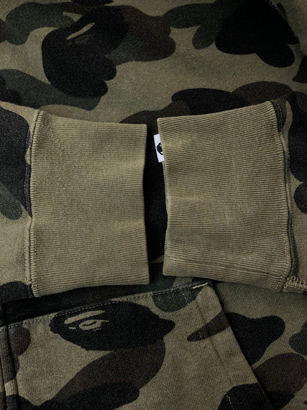 【中古品】【メンズ】 A BATHING APE アベイシングエイプ 1ST CAMO SHARK FULL ZIP HOODIE 001ZPJ701006M ファーストカモ シャーク フルジップフーディー トップス パーカー 142-260429-kk-42-min サイズ：XL カラー：グリーン 万代Net店