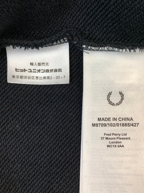 【中古品】【メンズ】 FRED PERRY フレッドペリー M8709 HEAVY WEIGHT PULLOVER SWEAT プルオーバーパーカー 141-260508-AS-20-min サイズ：M カラー：ブラック 万代Net店
