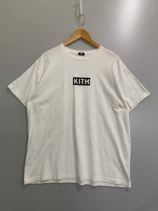 【中古品】【メンズ】 KITH キス PRAY FOR NOTO TEE WHITE プレイ フォー ノト 半袖Tシャツ チャリティー 能登半島地震 メンズ トップス 142-260430-em-37-min サイズ：XL カラー：ホワイト 万代Net店
