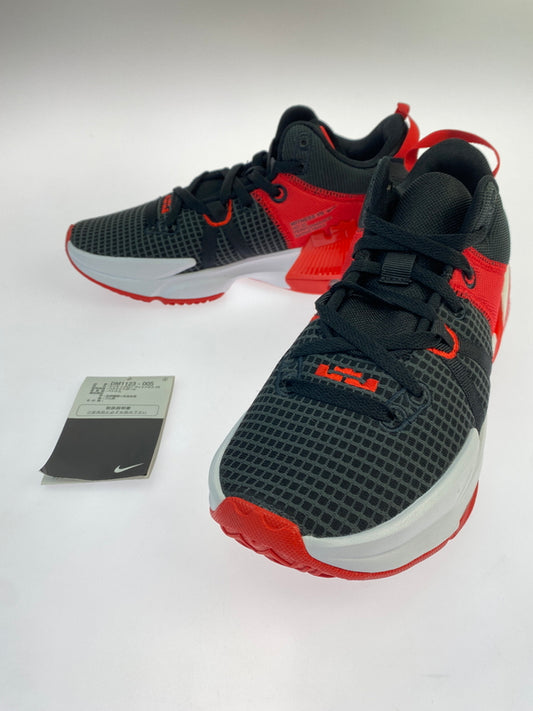 【中古品】【メンズ】 NIKE ナイキ LEBRON WITNESS 7 DM1123-005 レブロン ウィットネス7 スニーカー メンズ シューズ 靴 160-260505-em-06-min サイズ：26.5cm カラー：ブラック/ユニバーシティレッド/ホワイト 万代Net店