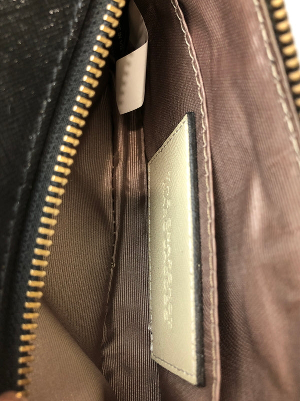 【中古品】【メンズ/レディース】 MARC JACOBS マークジェイコブス THE SNAPSHOT M0012007 ザ スナップショット ショルダーバッグ カメラバッグ 188-260519-em-10-min カラー：ベージュ/ブラック 万代Net店