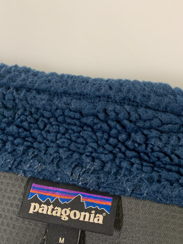 【中古品】【メンズ】 PATAGONIA パタゴニア クラシックレトロ X ベスト 23048 メンズ フリースベスト 144-260505-em-49-min サイズ：M カラー：ネイビー 万代Net店