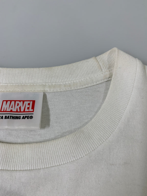 【中古品】【メンズ】 A BATHING APE アベイシングエイプ ×MARVEL CAPTAIN AMERICA PRINT TEE 半袖Tシャツ ショートスリーブ 142-260508-AS-52-min サイズ：L カラー：ホワイト 万代Net店
