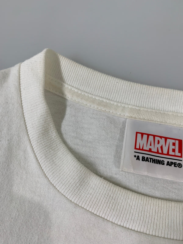 【中古品】【メンズ】 A BATHING APE アベイシングエイプ ×MARVEL CAPTAIN AMERICA PRINT TEE 半袖Tシャツ ショートスリーブ 142-260508-AS-52-min サイズ：L カラー：ホワイト 万代Net店