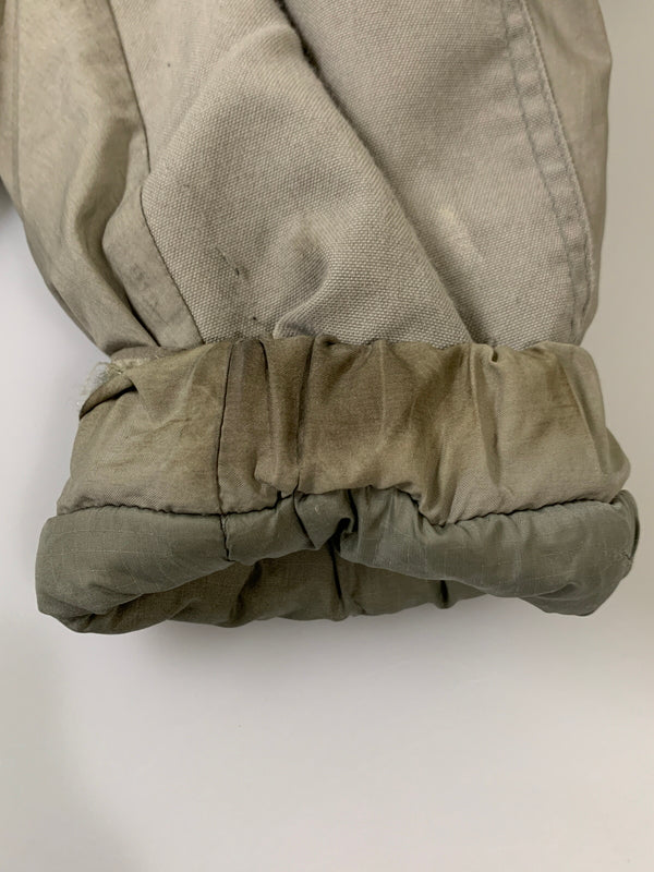 【中古品】【メンズ】 U.S.ARMY ユーエスアーミー 8415-01-545-8724 00S WILD THING社製 ECWCS LEVEL7 GEN3 JACKET アウター 146-260508-AS-64-min サイズ：M-LONG カラー：カーキ 万代Net店