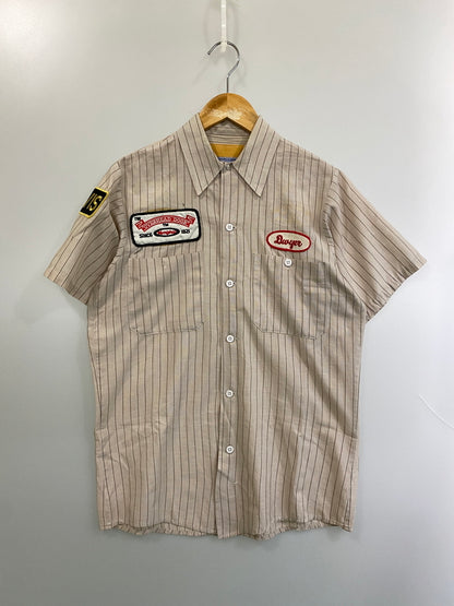 【現状渡し品】【メンズ】 ATLAS COVERALL アトラス カバーオール ＆ UNIFORM SUPPLY ユニフォーム サプライ SS WORK SHIRT ショートスリーブ ワークシャツ メンズ 半袖シャツ 146-260717-em-46-min カラー：ベージュ系 万代Net店