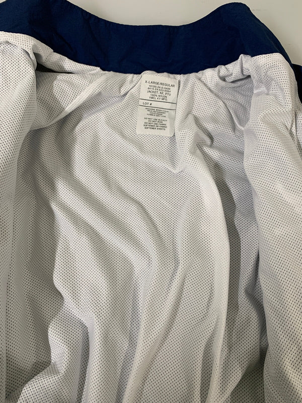 【中古品】【メンズ】 US TYPE AIR FORCE ユーエス タイプ エアフォース PTU WINDBREAKER YA100-24-D-0499 ウィンドブレイカー アウター 146-260522-SH-18-min サイズ：X-LARGE REGULAR カラー：ネイビー 万代Net店