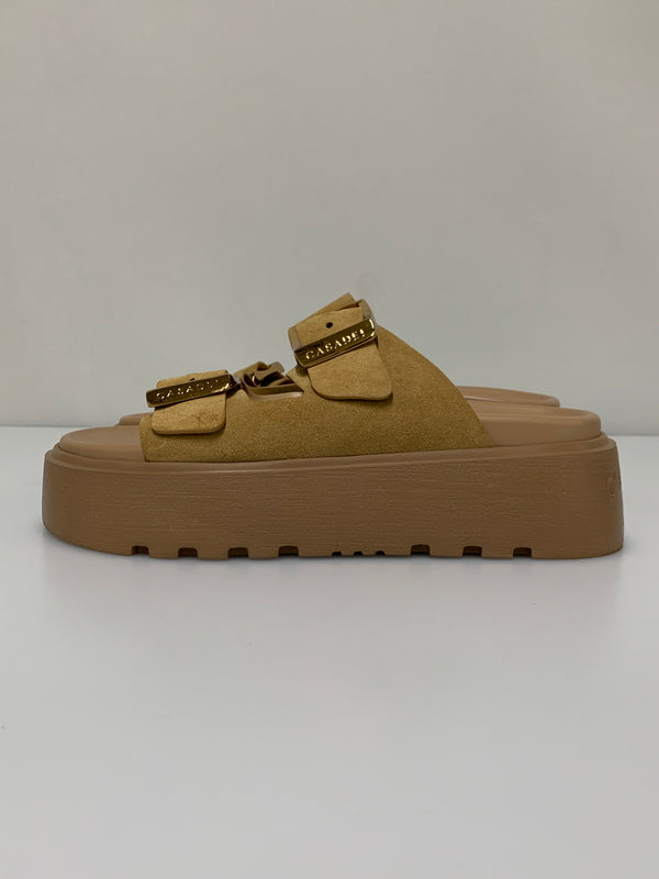 【中古品】【レディース】 CASADEI カサディ BIRKY SANDAL 24SS バーキー サンダル レディーズ 靴 スウェード 厚底 167-260512-em-21-min サイズ：38 カラー：ベージュ 万代Net店