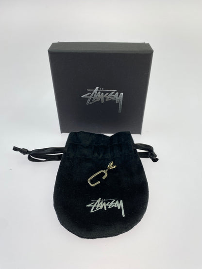 【中古品】【メンズ/レディース】 STUSSY ステューシー SILVER ALPHABET PENDANT ”C” シルバー アルファベット ペンダントトップ 192-260713-KS-22-min カラー：シルバー 万代Net店