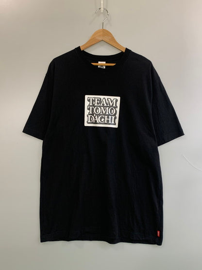 【中古品】【メンズ】 THE BLACK EYE PATCH ザ ブラック アイ パッチ TEAM TOMODACHI LABEL RHINESTONE TEE チーム トモダチ レーベル ラインストーン ティー メンズ 半袖 ショートスリーブ 142-260630-hu-10-min サイズ：XL カラー：ブラック 万代Net店