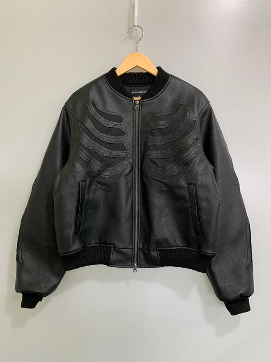 【中古品】【メンズ】 SURGERY サージェリー BONE CUTTING VARSITY JACKET ヴァーシティ ジャケット アウター 142-260508-AS-42-min サイズ：M カラー：ブラック 万代Net店