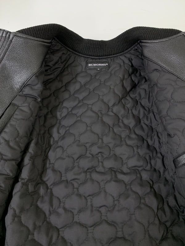 【中古品】【メンズ】 SURGERY サージェリー BONE CUTTING VARSITY JACKET ヴァーシティ ジャケット アウター 142-260508-AS-42-min サイズ：M カラー：ブラック 万代Net店