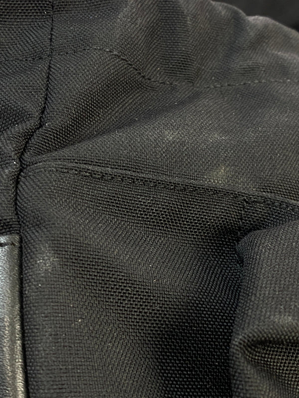 【中古品】【メンズ/レディース】 SAINT LAURENT PARIS サンローラン パリ CANVAS MESSENGER BAG 342610 キャンバス メッセンジャー バッグ カバン 肩掛け 180-260521-em-09-min カラー：ブラック 万代Net店